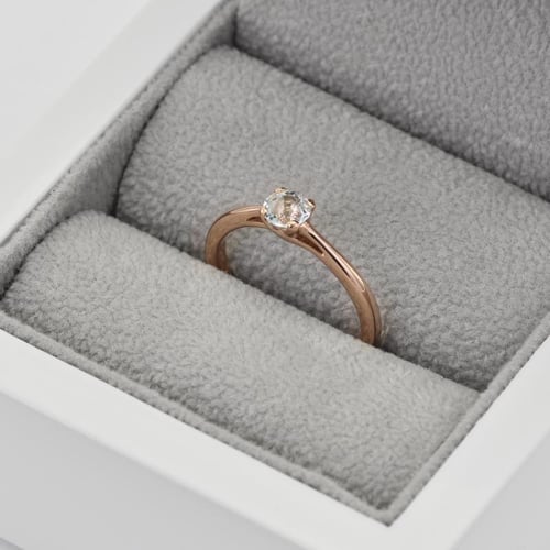 Verlobungsring aus Gold mit Aquamarin Katya