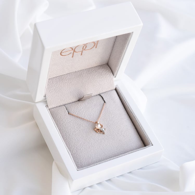 Engelanhänger mit Perle und Diamanten Ume 91879