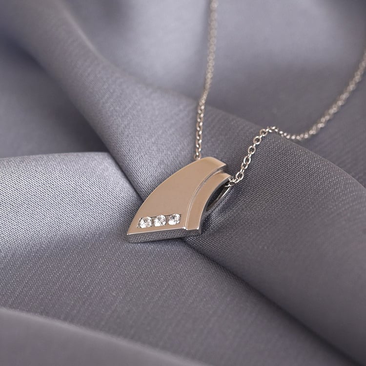 Goldener Anhänger mit drei Diamanten Kevin 78391