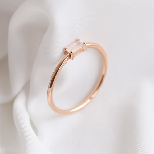 Ring mit Mondstein in Baguette-Form Koos