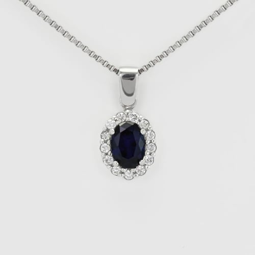 Eleganter Anhänger mit Saphir und Diamantenkranz Kate