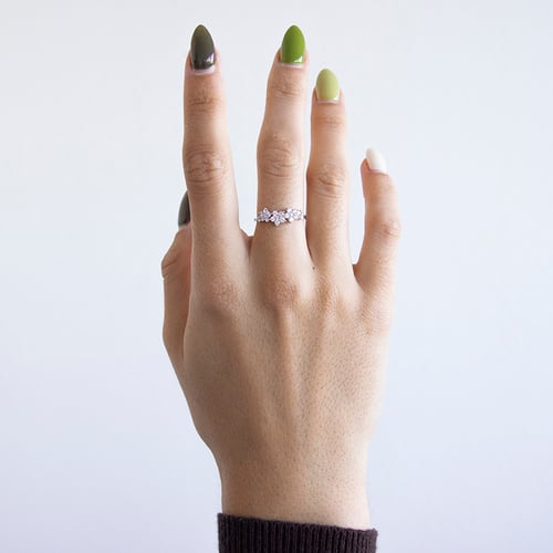 Ring mit Blumen aus Lab Grown Diamanten Juliet