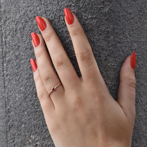 Minimalistischer Goldring mit Padparadscha-Saphir Emilien