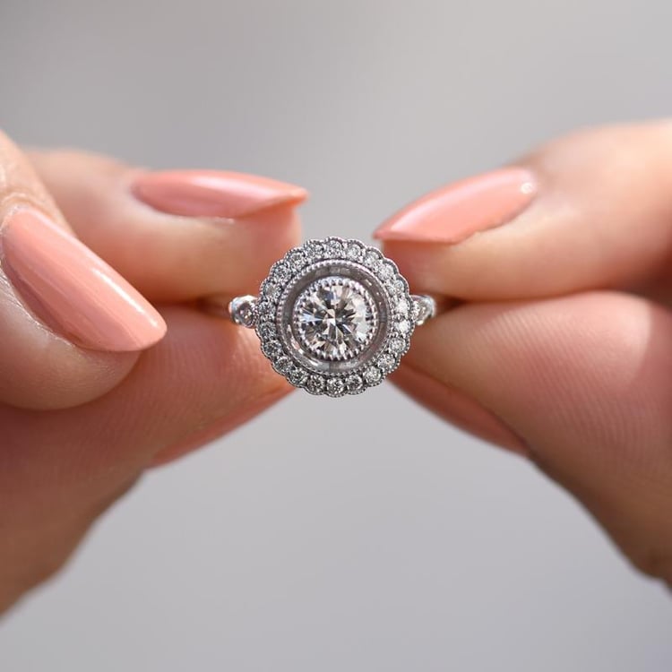 Halo Goldring mit Moissanit und Diamanten Odelle 47845