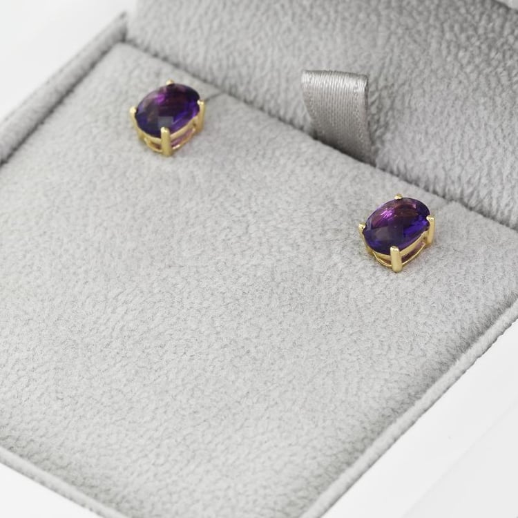 Goldene Ohrringe mit ovalen Amethysten Qati 9726
