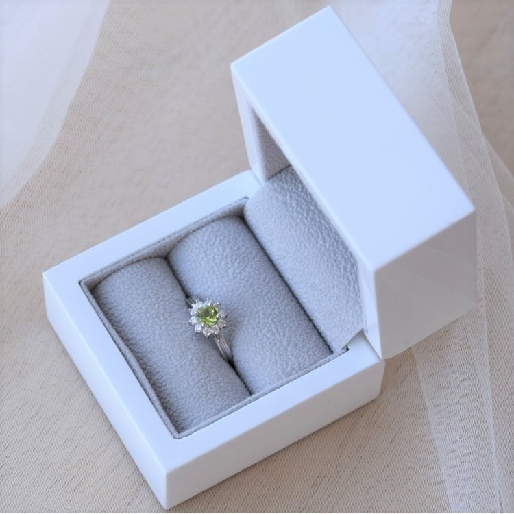 Silberring mit Olivin und Zirkonia Mito 65859