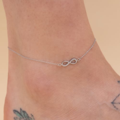 Silberner Fußkettchen mit dem Unendlichkeitssymbol Infinity