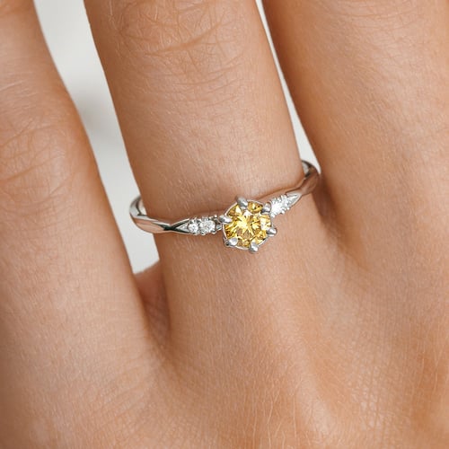 Verlobungsring aus Gold mit 0.36ct IGI-zertifiziertem Lab Grown Diamanten Mileva