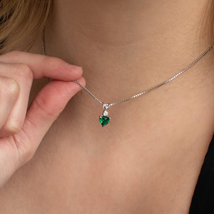 Goldanhänger mit Smaragd-Herz und Diamant Dorevie 135516