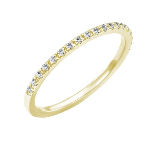 Eheringe aus Eternity-Ring mit Moissaniten und ein breiter Komfort-Ring Adva
