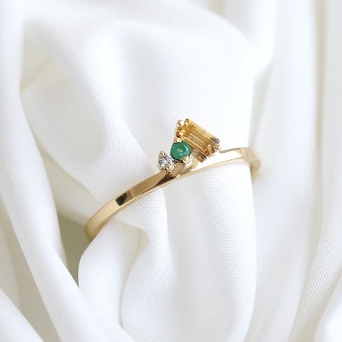 Cluster-Ring aus Gold mit Citrin, Smaragd und einem Diamanten Dalit