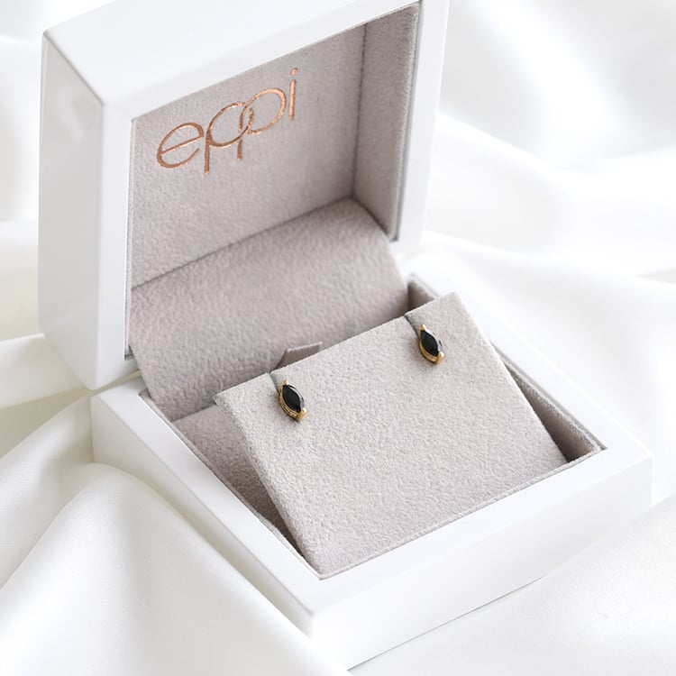 Minimalistische silberne Ohrringe mit schwarzem Spinell Andine 117944