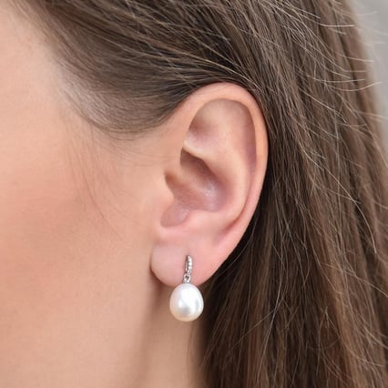 Goldenes Schmuckset mit Perlen und DIamanten Dudey