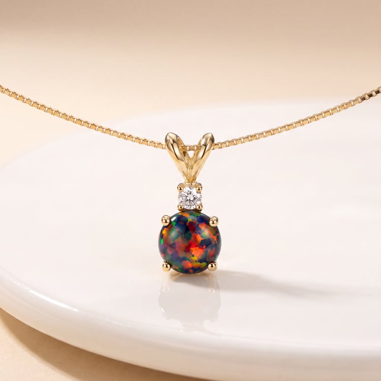 Anhänger mit schwarzem Round-Opal und Diamant Yeska 170695