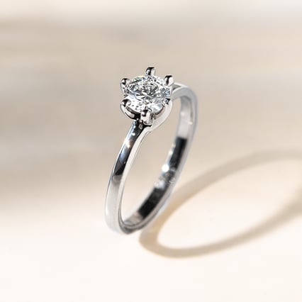 Silberner Verlobungsring mit Moissanit Rabby