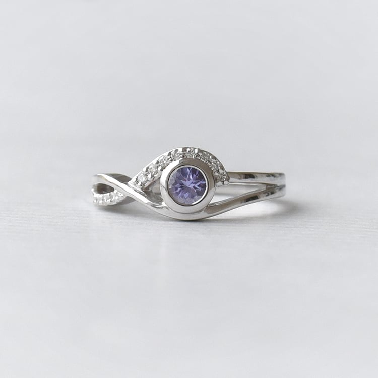 Tansanit Verlobungsring mit Diamanten 69687