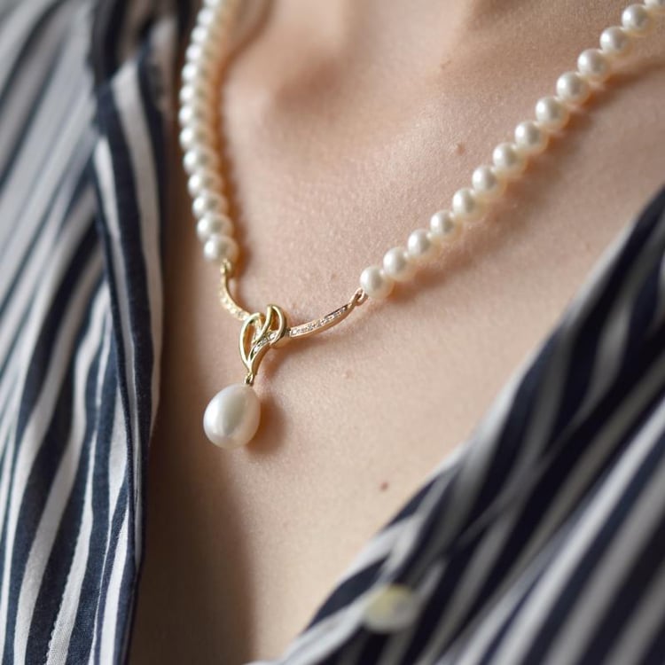 Perlenkette mit Diamanten aus 750 Gold Ednit 10847