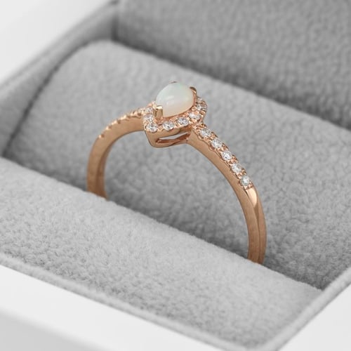 Goldring mit Opal und Diamanten Kezia