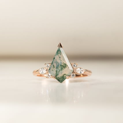 Bezaubernder Ring mit Moosachat Izabela