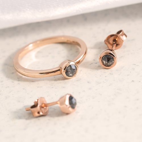 Goldring mit Salt and Pepper Diamant Emilien