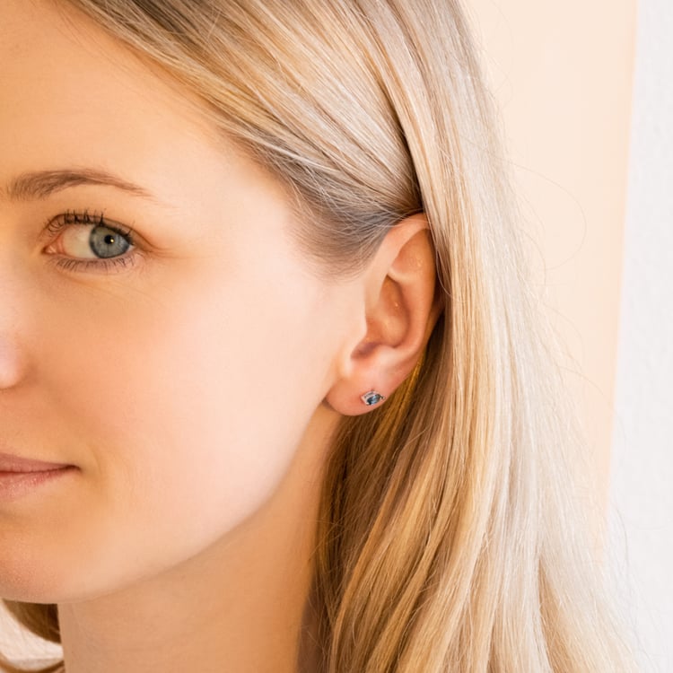 Minimalistische silberne Ohrringe mit Topasen Andine 101037