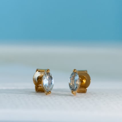 Minimalistische Ohrstecker aus Silber mit Aquamarin Andine